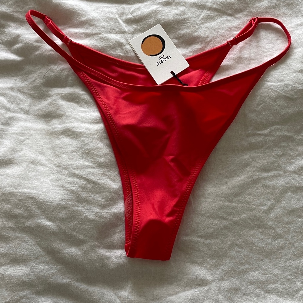 NWT Tropic of C luna bikini bottoms - Medium- Melon Color